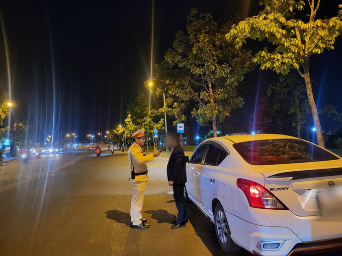 Sau hơn 1 tháng ra quân lực lượng CSGT Công an tỉnh đã phát hiện, xử lý gần 1.200 trường hợp vi phạm về nồng độ cồn
