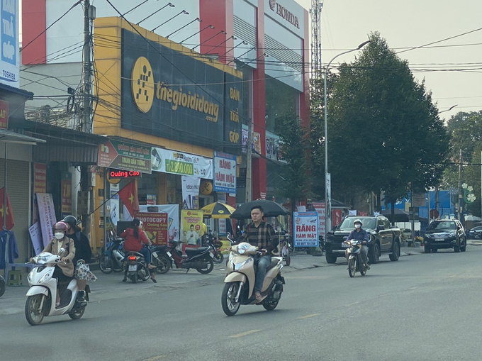 Người dân có rất nhiều lý do để biện minh cho việc không đội mũ bảo hiểm khi tham gia giao thông