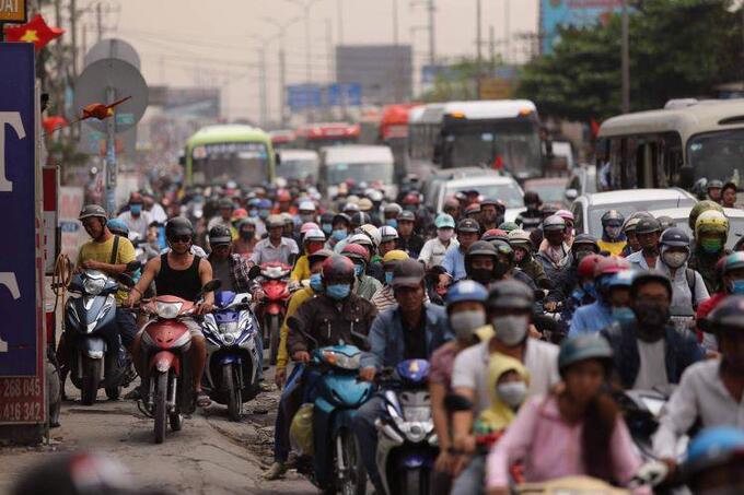 Quốc lộ 50 từ lâu đã là “điểm đen” tai nạn giao thông và ùn tắc nhiều năm