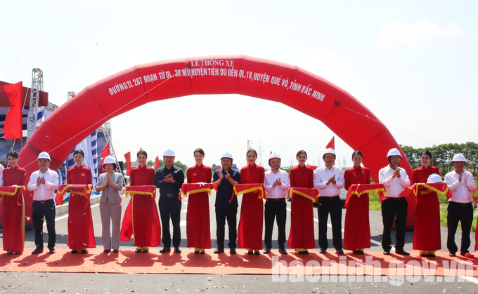 Phó Thủ tướng Trần Hồng Hà dự Lễ thông xe Đường tỉnh 287 (ĐT.287), đoạn từ QL.38 mới, huyện Tiên Du đến QL.18, thị xã Quế Võ. (ảnh Cổng thông tin điện tử Bắc Ninh).