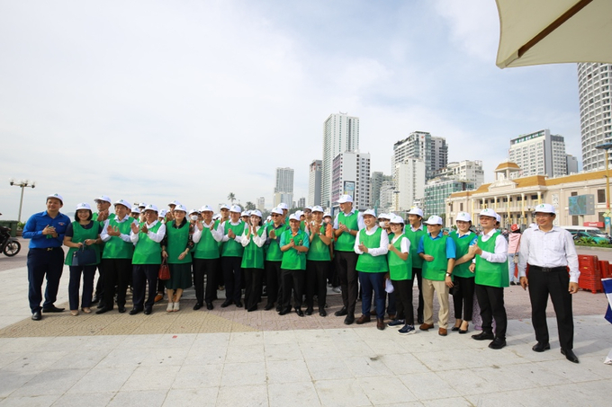 Lãnh đạo tỉnh, các sở ban ngành, đoàn thể và đại diện doanh nghiệp cam kết hành động Xanh