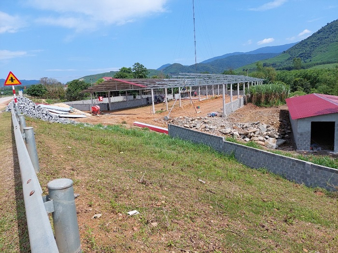 Người dân tự tháo dỡ các công trình để địa phương giải phóng mặt bằng làm đường cao tốc Bắc - Nam