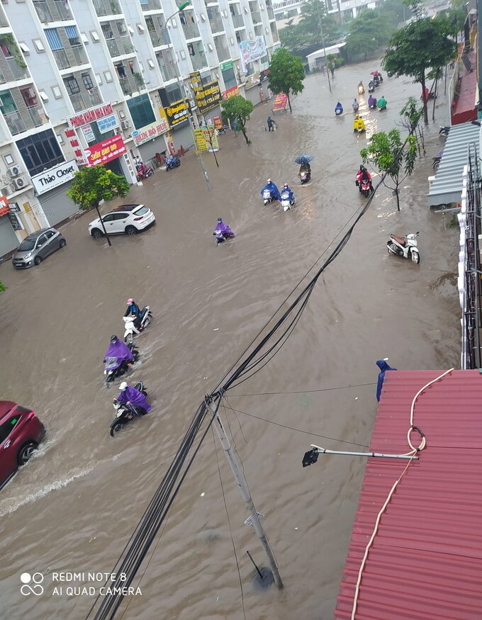 Theo Trung tâm Dự báo Khí tượng Thủy văn Quốc gia, đêm qua và rạng sáng 24/5, Bắc Bộ và Bắc Trung Bộ bước vào ngày cuối cùng của đợt mưa lớn diện rộng. Lượng mưa trong 24 giờ tới dao động 30-60 mm, có nơi trên 80 mm. Các khu vực thấp, trũng đề phòng tình trạng ngập úng tái diễn, đặc biệt ở khu vực đô thị.