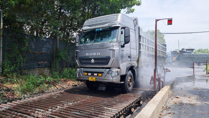 Công ty Dịch vụ và thương mại Hoàng Ninh tăng cường hệ thống rửa xe tự động.