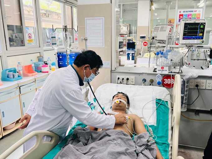 Bệnh viện Bạch Mai không thu phí nạn nhân vụ cháy chung cư mini.