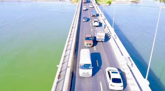 Cầu Gianh và cầu Quán Hàu được mở rộng nhằm mục đích phát triển kinh tế - xã hội của cả nước và địa phương.