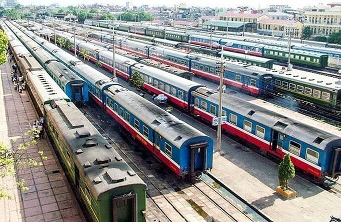 Mạng lưới đường sắt Việt Nam với khổ đường ray 1 mét như hiện tại lạc hậu so với tiêu chuẩn quốc tế. Ảnh: TL