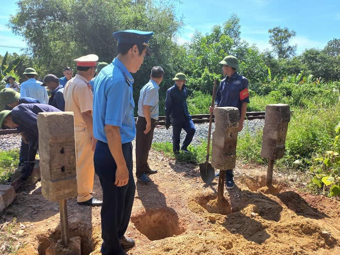 Các lối đi tự mở được đóng bằng các thanh bê tông ngăn lối đi.