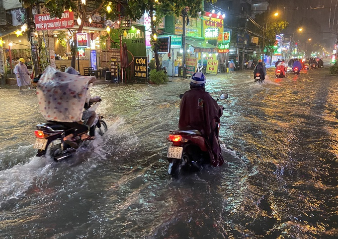 Dù đã triển khai các giải pháp quan trắc và chống sụt lún, TPHCM vẫn phải đối mặt với ngập lụt thường xuyên
