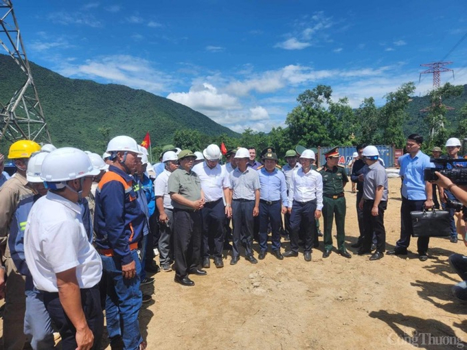 Thủ tướng Chính phủ Phạm Minh Chính kiểm tra tiến độ dự án đường dây 500kV mạch 3 Quảng Trạch (Quảng Bình) - Phố Nối (Hưng Yên).