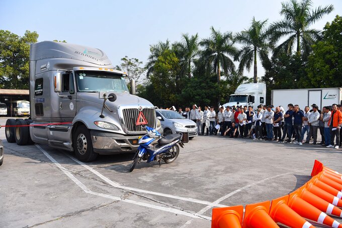 Địa điểm nơi thực hành chương trình đào tạo lái xe sinh thái và lái xe phòng thủ