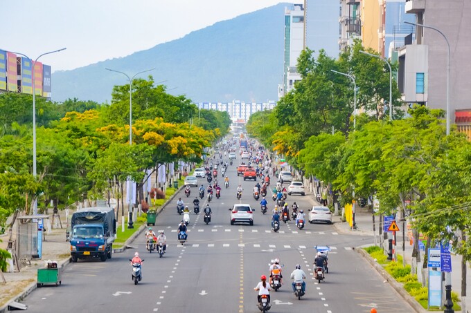 Xây dựng cơ sở dữ liệu về tai nạn giao thông trên cơ sở tích hợp, thống kê số liệu báo cáo tai nạn giao thông hiện trường, số liệu tai nạn, thương tích của cơ sở cấp cứu và điều trị nạn nhân tai nạn giao thông.