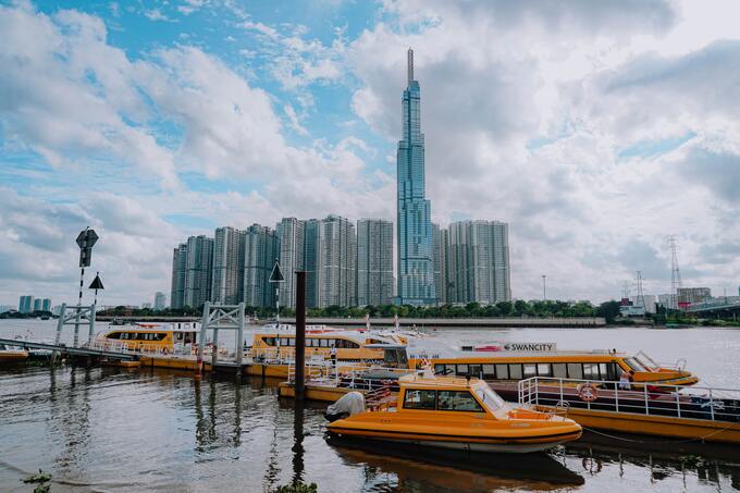 Tốc độ phát triển kinh tế, đô thị hóa nhanh mang đến nhiều cơ hội, lợi thế cho Thành phố Hồ Chí Minh trong sự nghiệp công nghiệp hóa, hiện đại hóa, đồng thời cũng đặt ra không ít thách thức về vấn đề môi trường