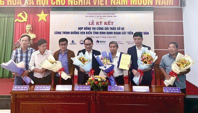 Liên danh nhà thầu ký kết thi công xây dựng gói thầu số 02 dự án đường ven biển Cát Tiến - Diêm Vân