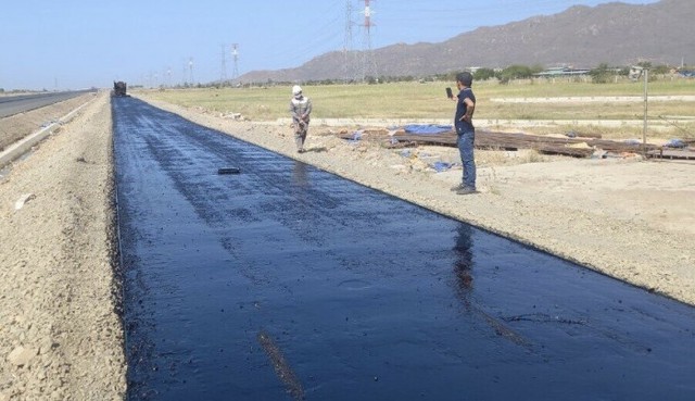 Nhà thầu thi công thảm nhựa đường gom dân sinh tại gói thầu XL01 cao tốc Vĩnh Hảo-Phan Thiết.