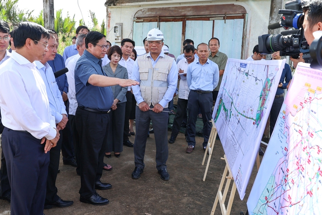 Thủ tướng yêu cầu Bộ GTVT thẩm định phê duyệt dự án thuộc thẩm quyền của người quyết định đầu tư - Ảnh: VGP/Nhật Bắc
