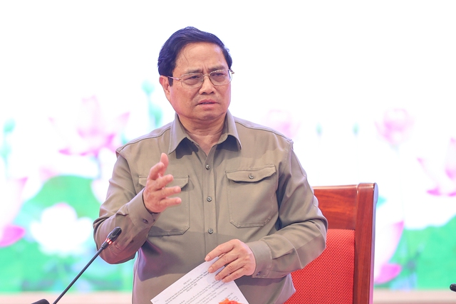 Thủ tướng cho biết, người dân khẳng định 'rất sẵn sàng nhường đất, nhưng giải phóng mặt bằng phải nhanh để ổn định cuộc sống'