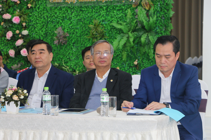 Ông Nguyễn Văn Hưởng - Phó Giám đốc Sở GTVT Lai Châu, ông Thân Văn Thanh - Nguyên Phó Chủ tịch Hiệp hội Vận tải ô tô Việt Nam, ông Trần Xuân Hiện Phó Giám đốc sở GTVT - Xây dựng Lào Cai (từ trái sang)