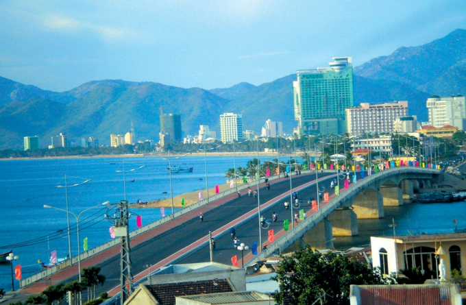 Mục tiêu đến năm 2030, Khánh Hòa là thành phố trực thuộc Trung ương, là trung tâm dịch vụ, du lịch biển quốc tế