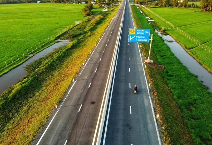 Một đoạn trên tuyến đường Lộ Tẻ - Rạch Sỏi.