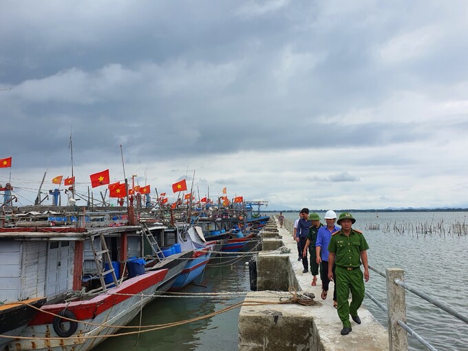 Các phương tiện tàu thuyền đã vào bờ tránh trú bão an toàn