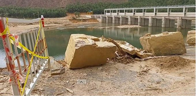Nhiều địa điểm bị sạt lở chưa được khắc phục tu sửa