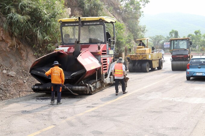 Huy động lực lượng công nhân, kỹ thuật đề hoàn thành sớm trong tháng nắng ráo
