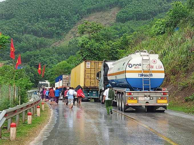 QL12A đoạn Khe Ve - Cha Lo