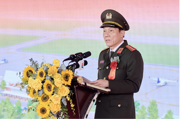 Đại tướng Lương Tam Quang, Ủy viên Bộ Chính trị, Bộ trưởng Bộ Công an chủ trì buổi lễ khởi công