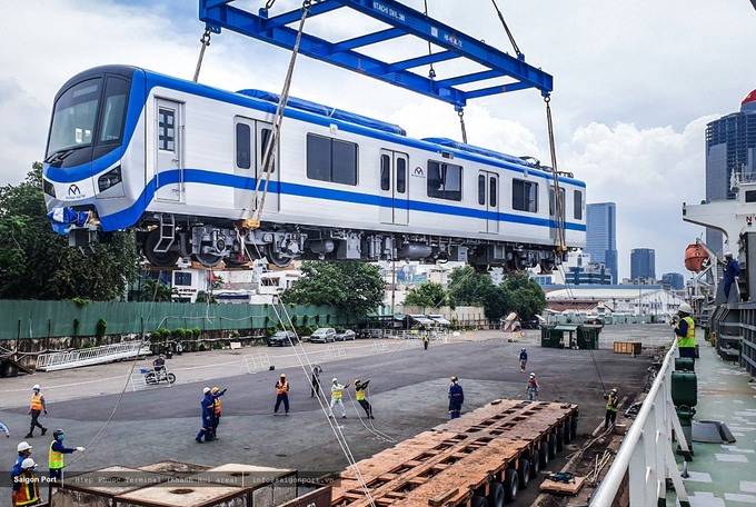 Hiện, tuyến Metro Số 1 có 13 trong tổng 17 tàu đã được đưa về