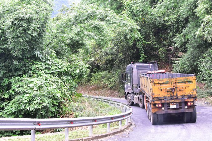Đường cong quanh co và đèo dốc nguy hiểm