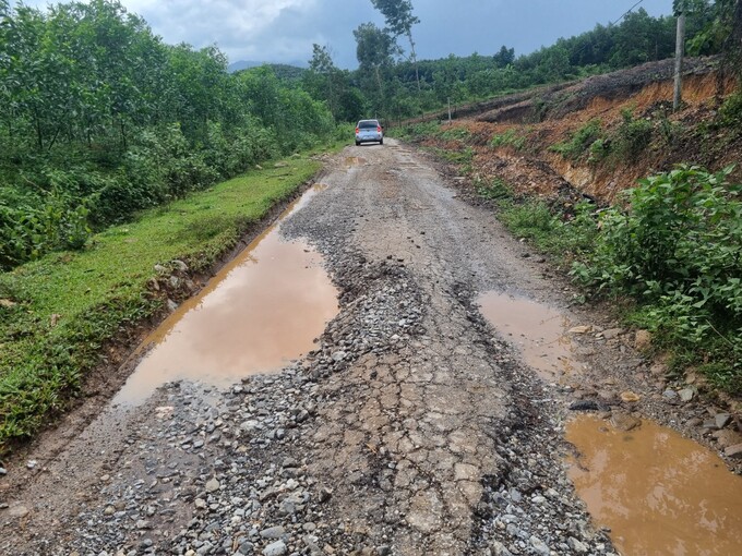 Mỗi khi lưu thông qua đây người dân không khỏi bất an