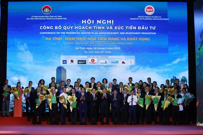 Hội nghị đã có 15 dự án được trao quyết định đầu tư và 25 ghi nhớ hợp tác đầu tư được ký kết
