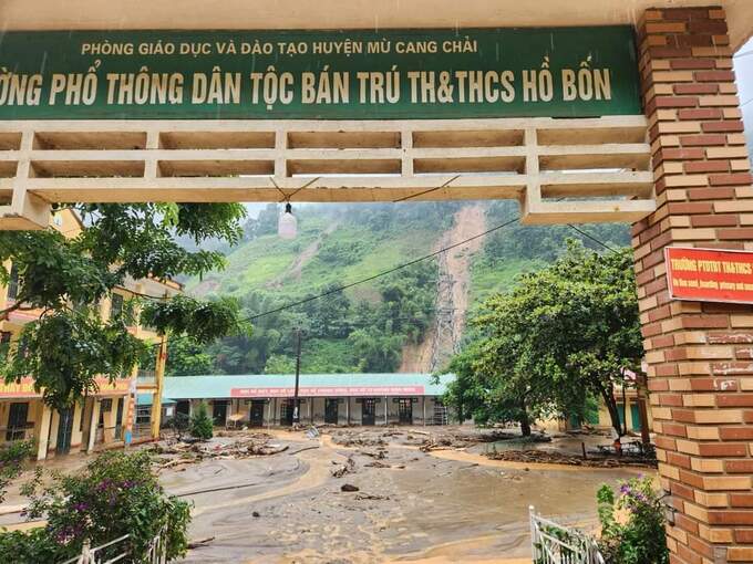 Trường phổ thông Dân tộc bán trú TH&THCS Hồ Bốn tan hoang