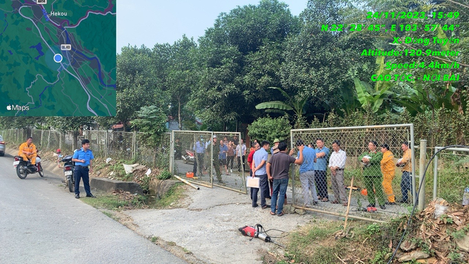 Lực lượng chức năng đã đóng nhiều hộ lan đấu nối cao tốc Nội Bài - Lào Cai hồi cuối tháng 11/2023