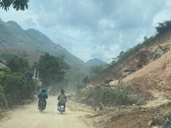 Cuộc sống người dân bị ảnh hưởng...