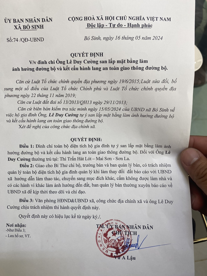 Xã Bó Sinh đã ra quyết định đình chỉ...
