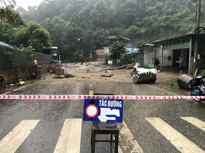 Đơn vị QLĐB đã có căng dây, cắm biển cảnh báo