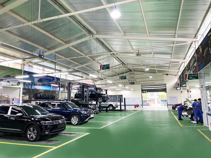 Khu dịch vụ bảo dướng rộng gần 2300m2.