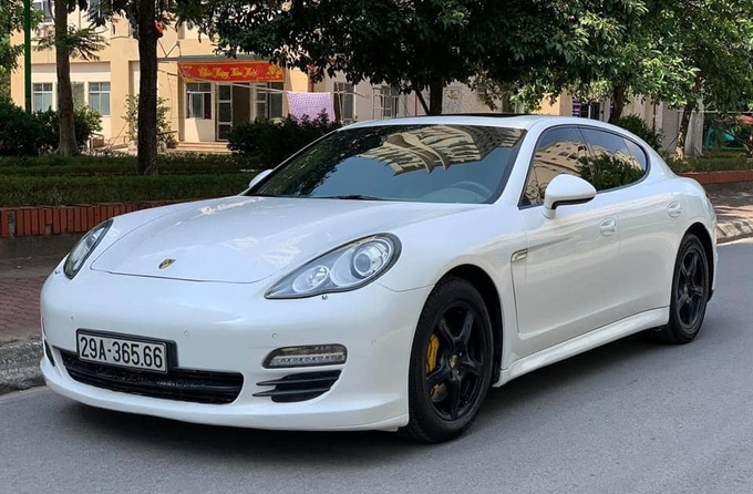 Kích thước chiều dài x chiều rộng x chiều cao của chiếc Porsche Panamera 4S 2010 lần lượt là 4.970 x 1.931 x 1.418mm, trục cơ sở đạt 2.920mm | Ảnh: TN