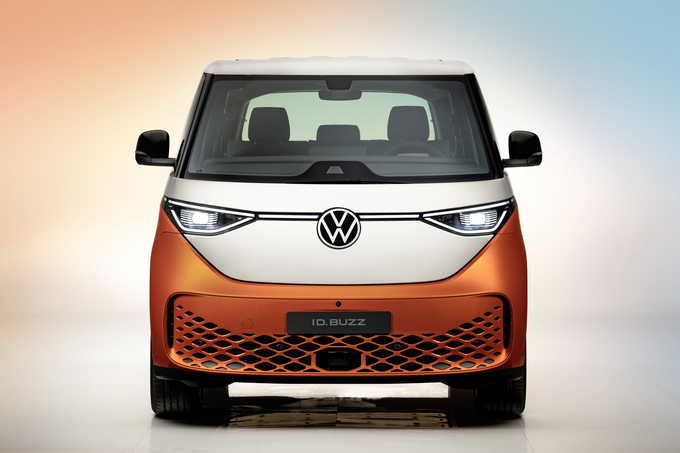 Volkswagen ID.Buzz sở hữu lựa chọn màu sắc đa dạng với 11 lựa chọn màu sắc, gồm 7 màu đơn sắc, và màu đôi được mở rộng tới 4 phiên bản. Ảnh VW