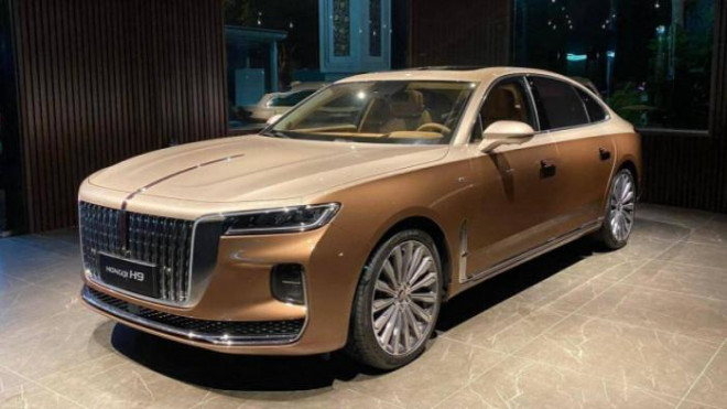 Hongqi H9 sẽ có tới 5 tùy chọn phiên bản với mức giá dao động từ 1,508 - 2,688 tỷ đồng, khá cạnh tranh so với các đối thủ khác.