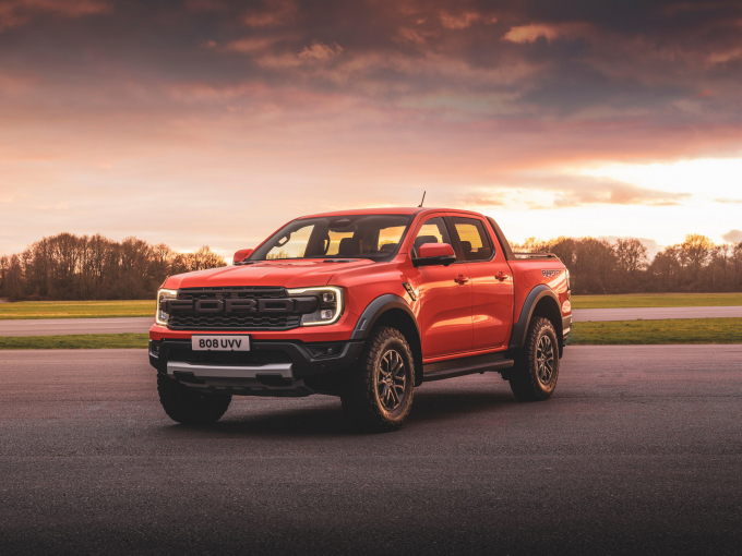 Ngoại hình hầm hố mạnh mẽ của Ford Ranger Raptor 2023