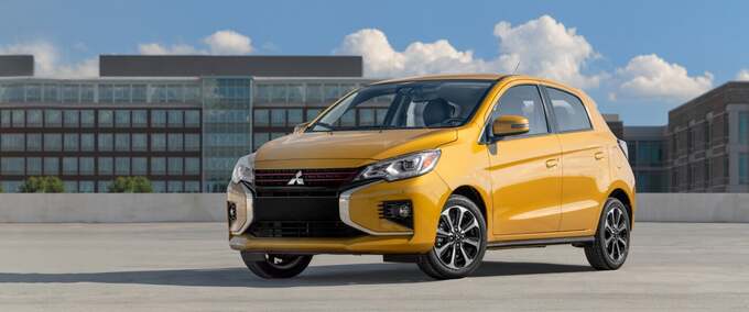 Mitsubishi sở hữu động cơ 3 xi-lanh 1,2 lít, tạo ra công suất 78 mã lực cùng hai kiểu hộp số là hộp số tự động vô cấp CVT và số sàn 5 cấp linh hoạt. Ảnh Mitsubishi