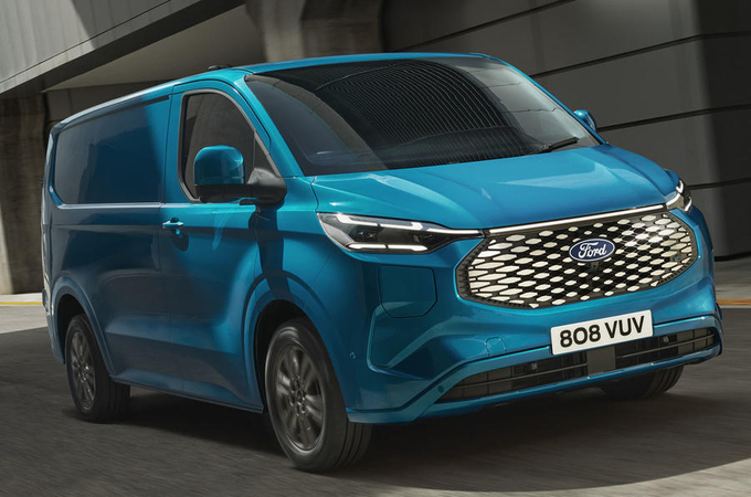 Mẫu xe Ford E-Transit Custom 2023 được chào hàng trên thị trường Châu Âu. Ảnh Ford