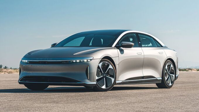 2023-lucid-air-touring-16