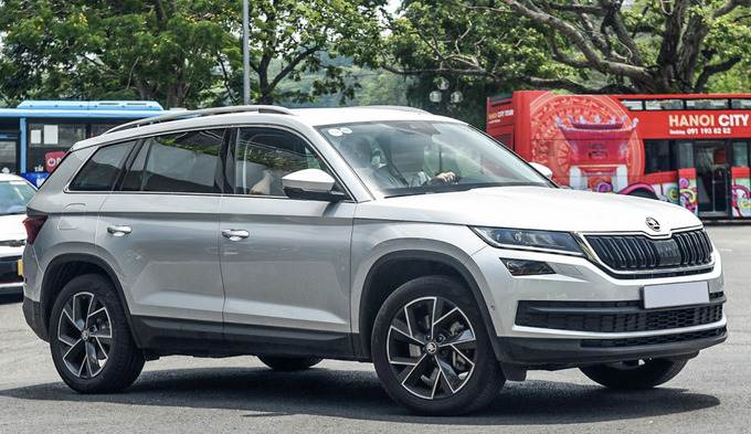Skoda Kodiaq ra mắt lần này là chiếc SUV 7 chỗ, được định vị trong phân khúc crossover hạng trung, tương tự Hyundai Santa Fe, Kia Sorento và Mazda CX-8