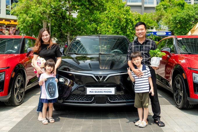 Anh Mai Quang Phong (TP.HCM) nhận định thiết kế của VF 7 mang xu hướng tương lai