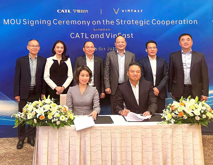 Sự hợp tác này còn giúp thúc đẩy các đột phá về công nghệ pin và giải pháp di chuyển điện hóa trên phạm vi toàn cầu