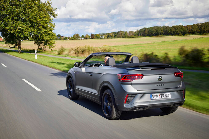Được biết, dòng xe T-Roc Cabriolet cỡ nhỏ mới ra mắt này chỉ được sản xuất giới hạn 999 chiếc